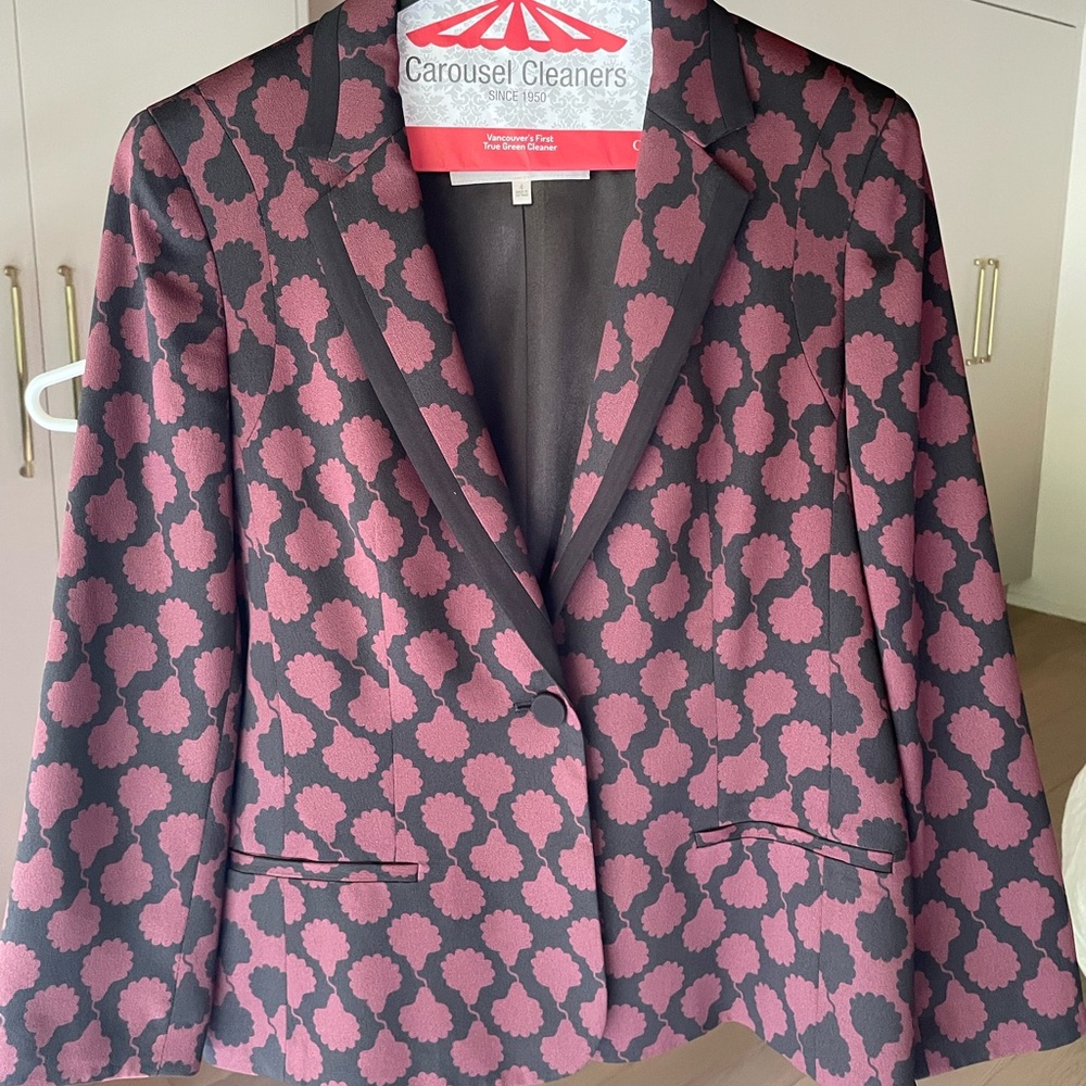 Rachel Roy tailored blazer in burgundy and black pattern.  Size 4